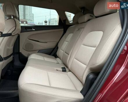 Червоний Хендай Туксон, об'ємом двигуна 1.59 л та пробігом 117 тис. км за 15890 $, фото 10 на Automoto.ua