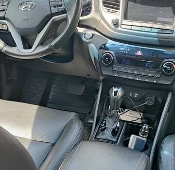 Червоний Хендай Туксон, об'ємом двигуна 2 л та пробігом 72 тис. км за 21500 $, фото 15 на Automoto.ua