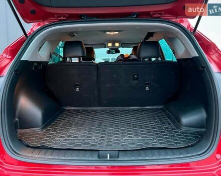 Червоний Хендай Туксон, об'ємом двигуна 2 л та пробігом 136 тис. км за 18690 $, фото 39 на Automoto.ua