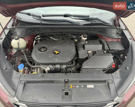 Червоний Хендай Туксон, об'ємом двигуна 2 л та пробігом 93 тис. км за 16500 $, фото 7 на Automoto.ua