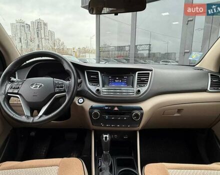 Червоний Хендай Туксон, об'ємом двигуна 1.59 л та пробігом 117 тис. км за 15890 $, фото 14 на Automoto.ua