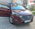 Красный Хендай Туксон, объемом двигателя 2 л и пробегом 117 тыс. км за 17850 $, фото 7 на Automoto.ua