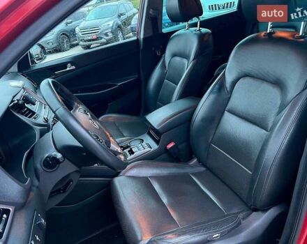 Червоний Хендай Туксон, об'ємом двигуна 2 л та пробігом 136 тис. км за 18690 $, фото 18 на Automoto.ua