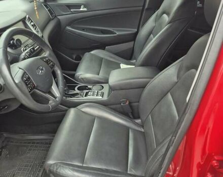 Червоний Хендай Туксон, об'ємом двигуна 2 л та пробігом 39 тис. км за 19550 $, фото 3 на Automoto.ua