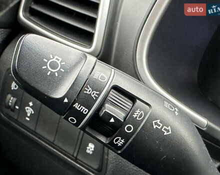 Красный Хендай Туксон, объемом двигателя 2 л и пробегом 91 тыс. км за 18800 $, фото 44 на Automoto.ua