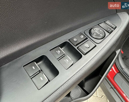 Красный Хендай Туксон, объемом двигателя 2 л и пробегом 91 тыс. км за 18800 $, фото 32 на Automoto.ua