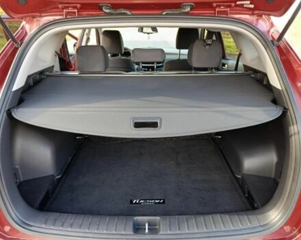 Червоний Хендай Туксон, об'ємом двигуна 2 л та пробігом 74 тис. км за 9600 $, фото 9 на Automoto.ua