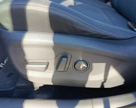 Червоний Хендай Туксон, об'ємом двигуна 2 л та пробігом 74 тис. км за 9600 $, фото 14 на Automoto.ua