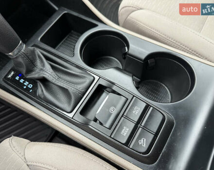 Красный Хендай Туксон, объемом двигателя 0 л и пробегом 175 тыс. км за 19900 $, фото 18 на Automoto.ua