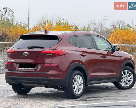 Красный Хендай Туксон, объемом двигателя 0 л и пробегом 175 тыс. км за 18900 $, фото 5 на Automoto.ua