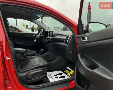 Хендай Туксон 2020 в Мукачеве на Automoto.ua Красный Хендай Туксон, объемом двигателя 2 л и пробегом 73 тыс. км за 20990 $, фото 8 на Automoto.ua