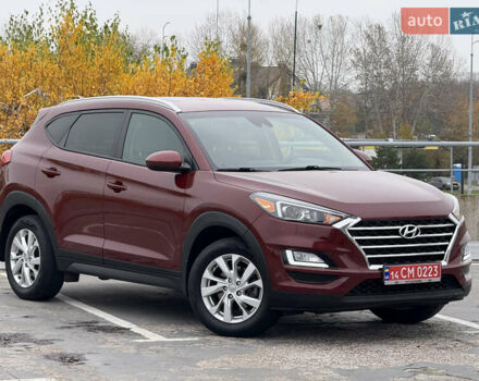 Красный Хендай Туксон, объемом двигателя 0 л и пробегом 175 тыс. км за 19900 $, фото 1 на Automoto.ua