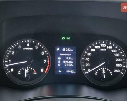 Красный Хендай Туксон, объемом двигателя 2 л и пробегом 94 тыс. км за 19500 $, фото 20 на Automoto.ua