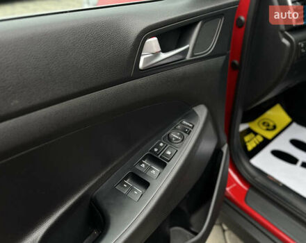 Хендай Туксон 2020 в Мукачеве на Automoto.ua Красный Хендай Туксон, объемом двигателя 2 л и пробегом 73 тыс. км за 20990 $, фото 17 на Automoto.ua