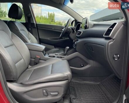 Красный Хендай Туксон, объемом двигателя 2 л и пробегом 64 тыс. км за 30500 $, фото 28 на Automoto.ua