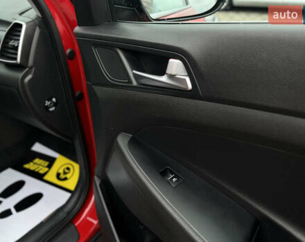 Хендай Туксон 2020 в Мукачеве на Automoto.ua Красный Хендай Туксон, объемом двигателя 2 л и пробегом 73 тыс. км за 20990 $, фото 9 на Automoto.ua
