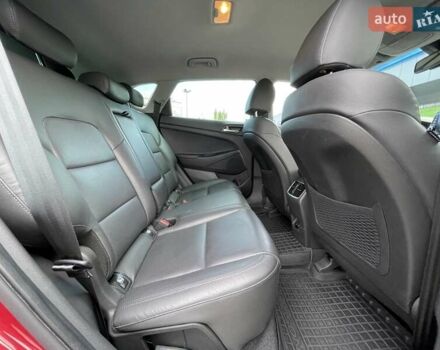 Красный Хендай Туксон, объемом двигателя 2 л и пробегом 64 тыс. км за 30500 $, фото 32 на Automoto.ua