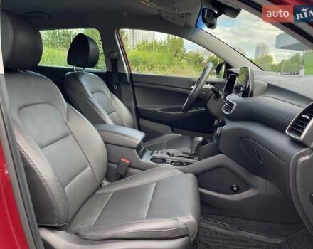 Красный Хендай Туксон, объемом двигателя 2 л и пробегом 64 тыс. км за 30500 $, фото 27 на Automoto.ua