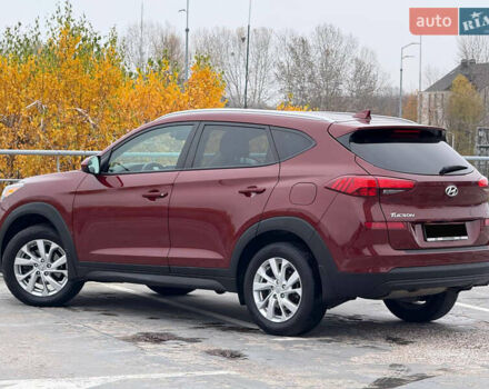 Красный Хендай Туксон, объемом двигателя 0 л и пробегом 175 тыс. км за 18900 $, фото 9 на Automoto.ua