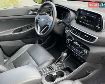 Красный Хендай Туксон, объемом двигателя 2 л и пробегом 64 тыс. км за 30500 $, фото 26 на Automoto.ua