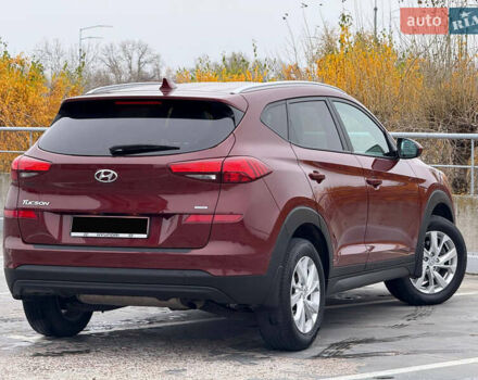 Красный Хендай Туксон, объемом двигателя 0 л и пробегом 175 тыс. км за 18900 $, фото 6 на Automoto.ua