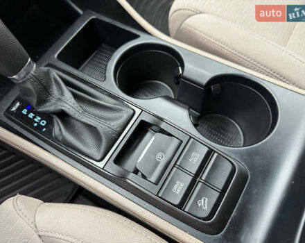 Красный Хендай Туксон, объемом двигателя 0 л и пробегом 175 тыс. км за 18900 $, фото 12 на Automoto.ua