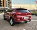 Красный Хендай Туксон, объемом двигателя 2 л и пробегом 94 тыс. км за 19500 $, фото 5 на Automoto.ua