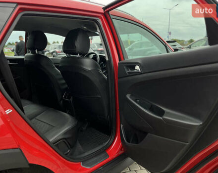 Хендай Туксон 2020 в Мукачеве на Automoto.ua Красный Хендай Туксон, объемом двигателя 2 л и пробегом 73 тыс. км за 20990 $, фото 11 на Automoto.ua