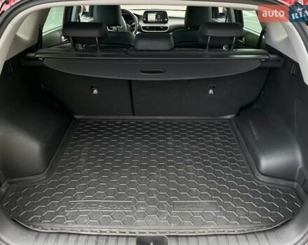 Красный Хендай Туксон, объемом двигателя 2 л и пробегом 64 тыс. км за 30500 $, фото 9 на Automoto.ua