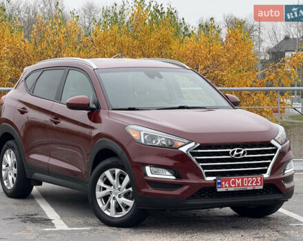 Красный Хендай Туксон, объемом двигателя 0 л и пробегом 175 тыс. км за 19900 $, фото 2 на Automoto.ua