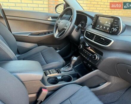 Червоний Хендай Туксон, об'ємом двигуна 2 л та пробігом 32 тис. км за 16700 $, фото 28 на Automoto.ua