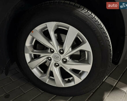 Красный Хендай Туксон, объемом двигателя 2 л и пробегом 95 тыс. км за 21500 $, фото 22 на Automoto.ua