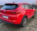 Красный Хендай Туксон, объемом двигателя 2 л и пробегом 68 тыс. км за 22000 $, фото 4 на Automoto.ua