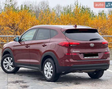 Красный Хендай Туксон, объемом двигателя 0 л и пробегом 175 тыс. км за 18900 $, фото 8 на Automoto.ua