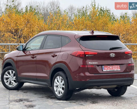 Красный Хендай Туксон, объемом двигателя 0 л и пробегом 175 тыс. км за 19900 $, фото 8 на Automoto.ua