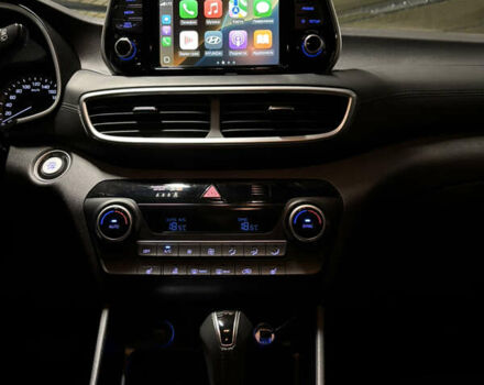 Красный Хендай Туксон, объемом двигателя 2 л и пробегом 95 тыс. км за 21500 $, фото 18 на Automoto.ua