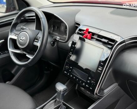 Красный Хендай Туксон, объемом двигателя 2 л и пробегом 26 тыс. км за 28990 $, фото 20 на Automoto.ua