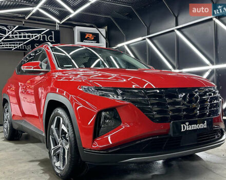Червоний Хендай Туксон, об'ємом двигуна 2 л та пробігом 13 тис. км за 30990 $, фото 3 на Automoto.ua