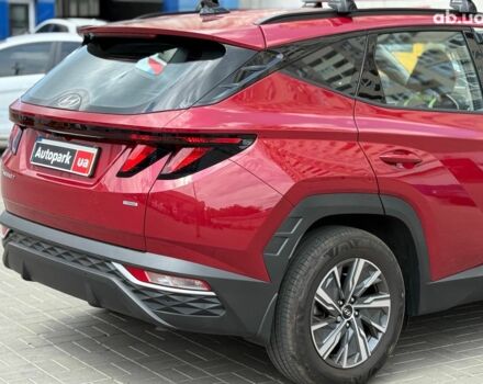 Красный Хендай Туксон, объемом двигателя 2 л и пробегом 26 тыс. км за 28990 $, фото 6 на Automoto.ua