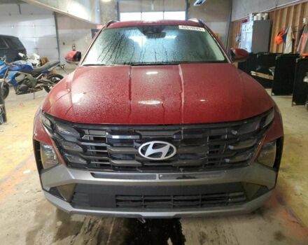 Красный Хендай Туксон, объемом двигателя 2.5 л и пробегом 8 тыс. км за 32500 $, фото 2 на Automoto.ua