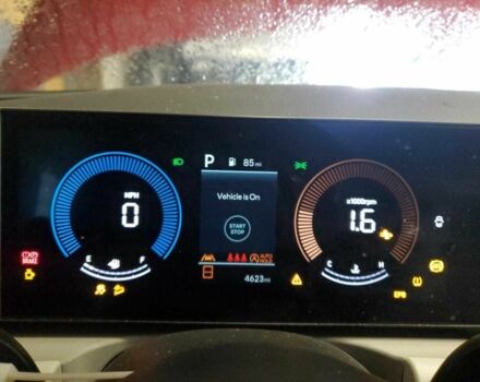 Красный Хендай Туксон, объемом двигателя 2.5 л и пробегом 8 тыс. км за 32500 $, фото 5 на Automoto.ua