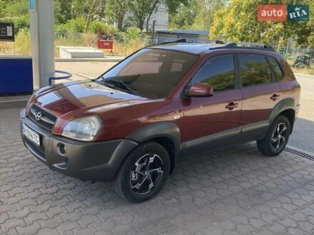 Хендай Туксон 2008 у Миколаєві на Automoto.ua Червоний Хендай Туксон, об'ємом двигуна 1.99 л та пробігом 246 тис. км за 8200 $, фото 1 на Automoto.ua