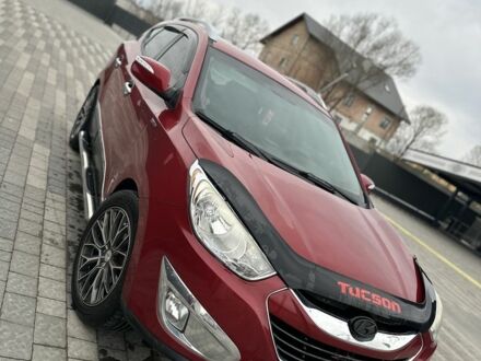 Хендай Туксон 2012 в Львове на Automoto.ua Красный Хендай Туксон, объемом двигателя 2.4 л и пробегом 220 тыс. км за 11000 $, фото 1 на Automoto.ua