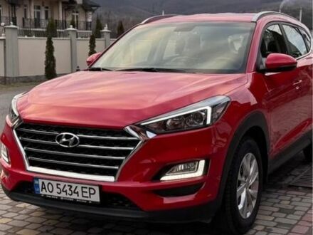 Хендай Туксон 2020 в Ужгороде на Automoto.ua Красный Хендай Туксон, объемом двигателя 2 л и пробегом 70 тыс. км за 22500 $, фото 1 на Automoto.ua