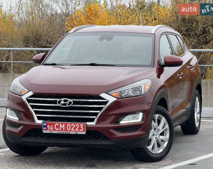 Красный Хендай Туксон, объемом двигателя 0 л и пробегом 175 тыс. км за 19900 $, фото 1 на Automoto.ua