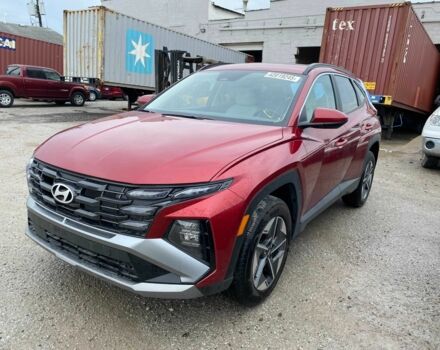 Красный Хендай Туксон, объемом двигателя 2.5 л и пробегом 8 тыс. км за 32500 $, фото 1 на Automoto.ua