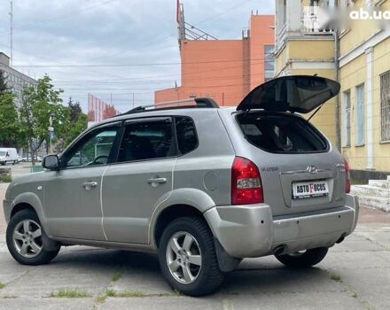 Хендай Туксон 2006 в Киеве на Automoto.ua Хендай Туксон, объемом двигателя 2 л и пробегом 239 тыс. км за 7690 $, фото 13 на Automoto.ua