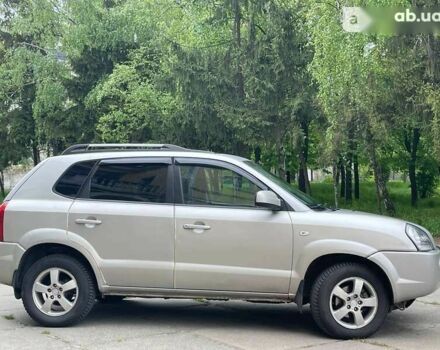 Хендай Туксон 2006 в Киеве на Automoto.ua Хендай Туксон, объемом двигателя 2 л и пробегом 239 тыс. км за 7690 $, фото 4 на Automoto.ua