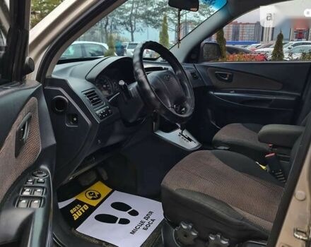 Хендай Туксон 2007 в Львове на Automoto.ua Хендай Туксон, объемом двигателя 2 л и пробегом 121 тыс. км за 9999 $, фото 7 на Automoto.ua