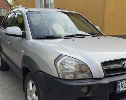 Хендай Туксон, объемом двигателя 2 л и пробегом 208 тыс. км за 6700 $, фото 2 на Automoto.ua